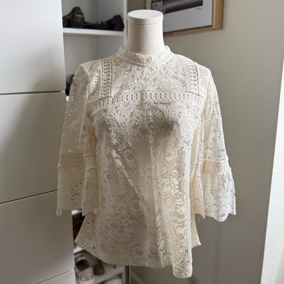 NWT LOFT Beautiful Ivory Cream Bell Sleeve Lace Overlay Blouse Size Small - Picture 5 of 9